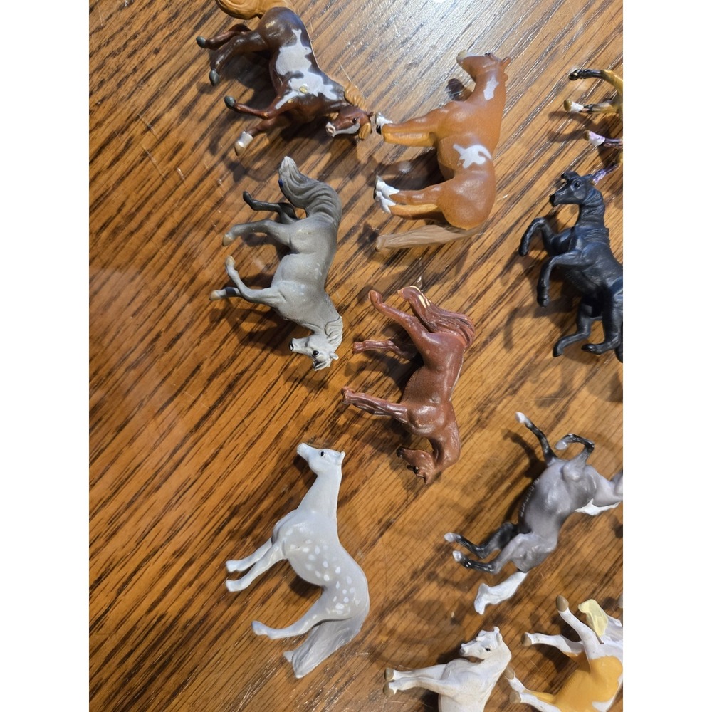 Breyer Model Horses Mixed Lot Of 31 - Picture 15 of 16